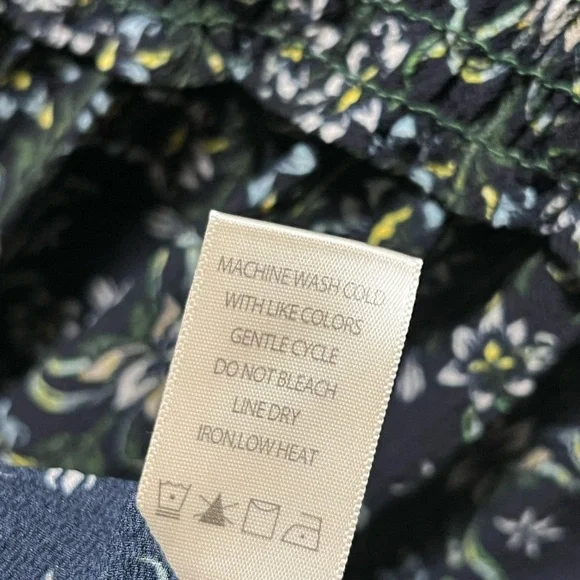 XL Max Studio Floral Dress - Picture 7 of 7